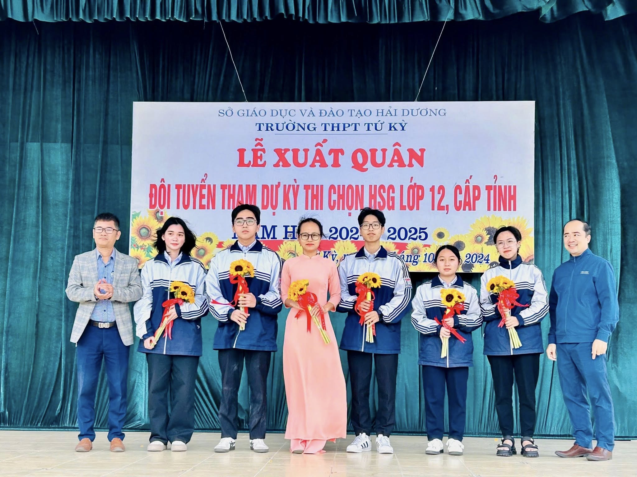 BIỂU DƯƠNG HỌC SINH SINH VIÊN XUẤT SẮC TIÊU BIỂU THÀNH PHỐ HẢI PHÒNG NĂM 2025